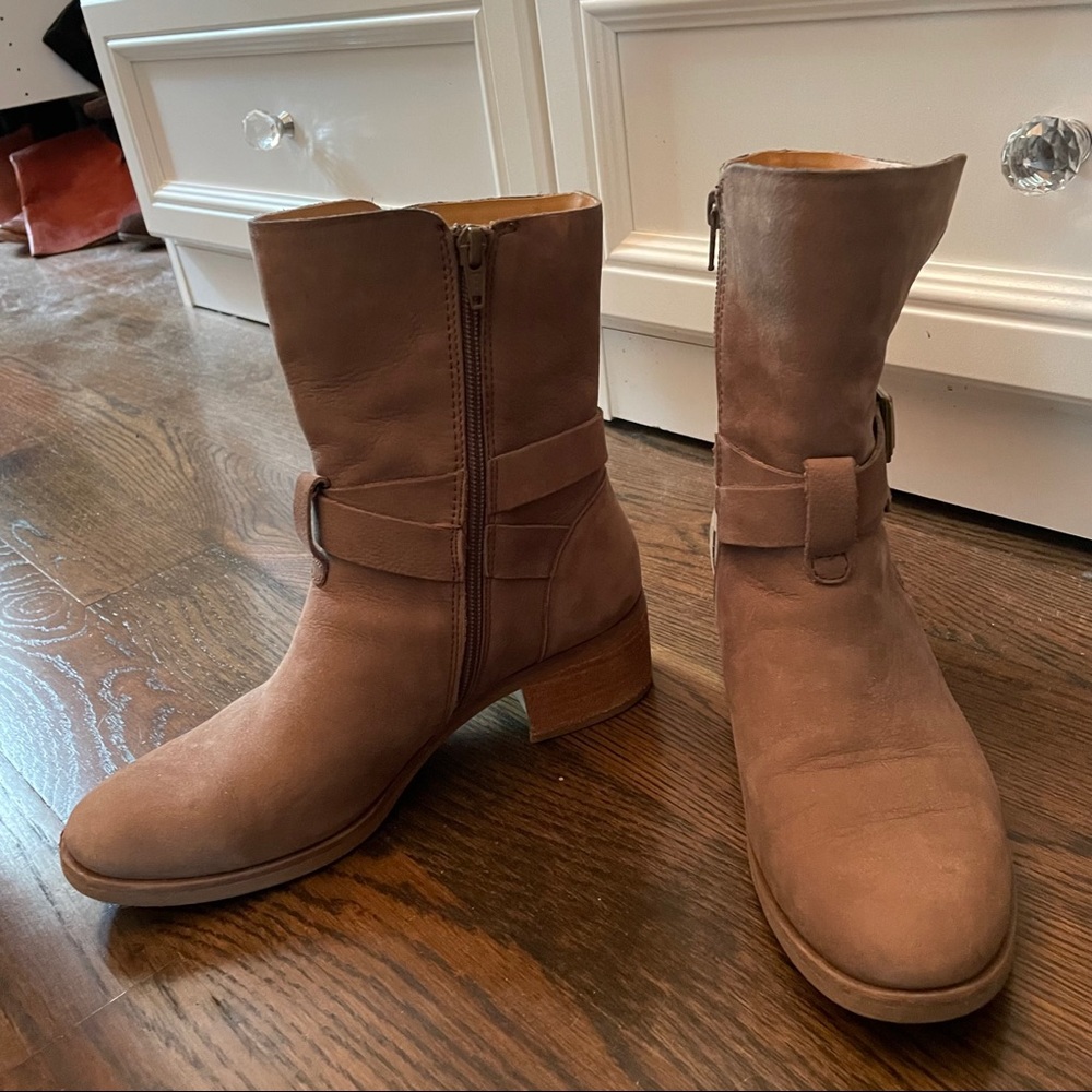Korks leather vintage mid calf boots